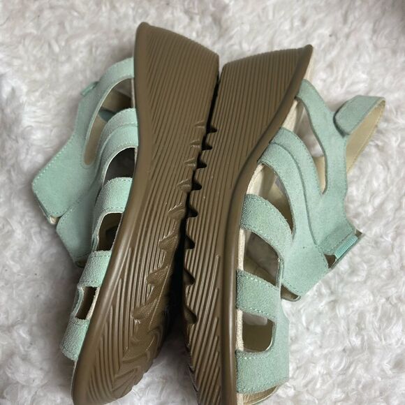 Skechers Mint green Suede straps Wedges Sandals Memory Foam Size 9.5W - Picture 7 of 10